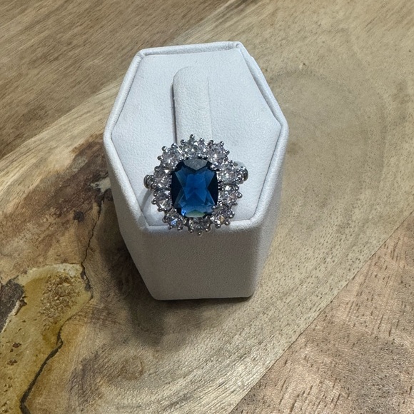 LASTACT WEDDING RING SIZE 6 - Picture 2 of 4